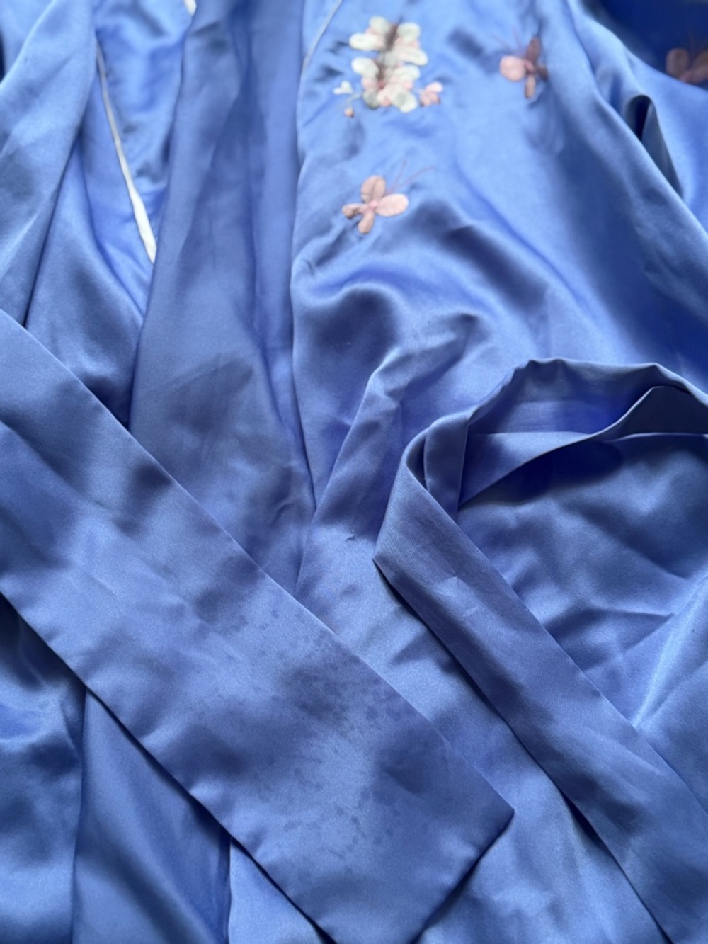 Vintage Saks Fifth Avenue Blue Pink Lavender Satin Embroidered Wrap Robe - Picture 8 of 8